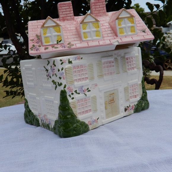 VTG Pastel Cookie Jar House - Picture 4 of 4